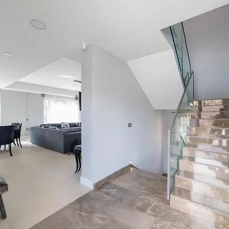 Luxury 4 Bedroom With A Fantastic Sea View Bitez Βίλα